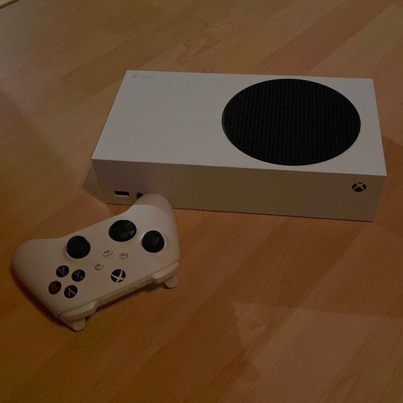 Xbox one série s avec manette série x/s avec certain jeux possiblement retirable